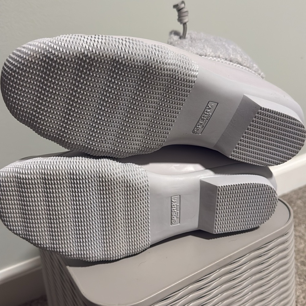 Sperry Women's Light Grey Duck Boots - Picture 6 of 6